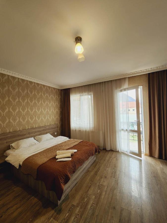 Moon Night Hotel Stepantsminda Exterior photo